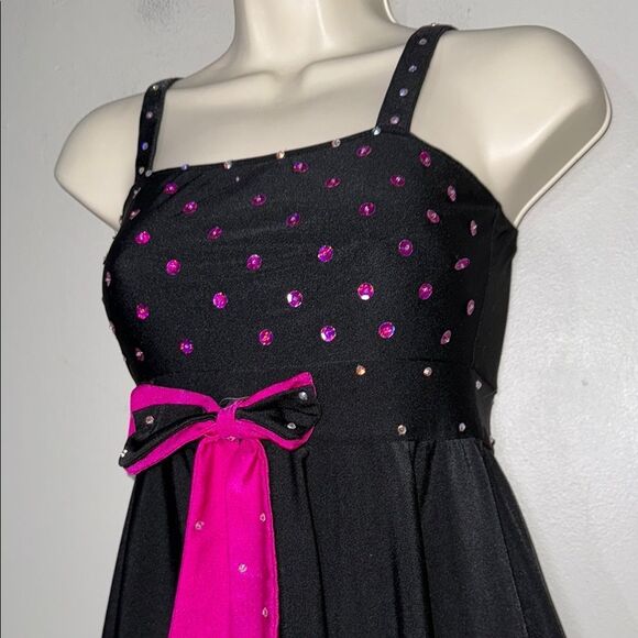 Chic Black Mod 80s Dress with Vibrant Pink Details - Picture 3 of 12